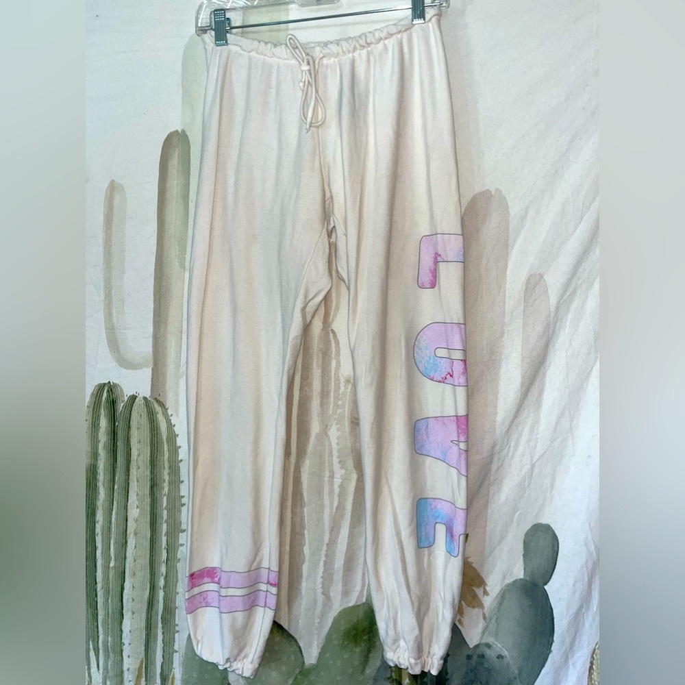 Women’s Chaser “Love” Drawstring Joggers 🌵xs